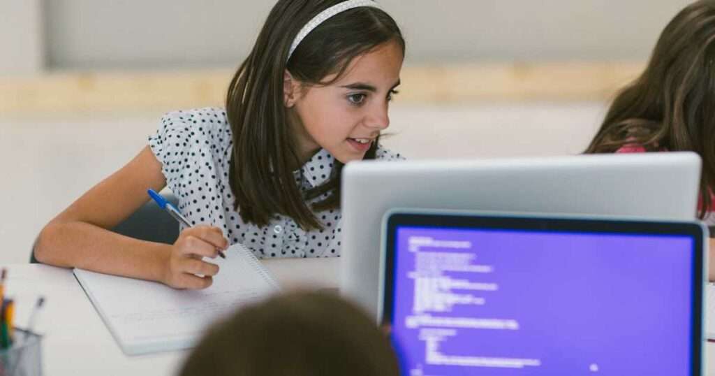 kids are in coding class