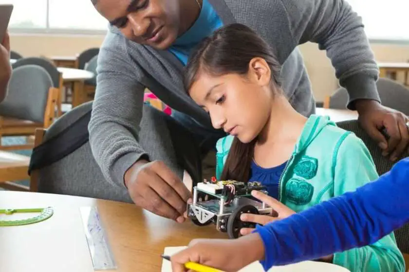 What Stem Robotics Is and Why It Should Be Included in Every Child Education